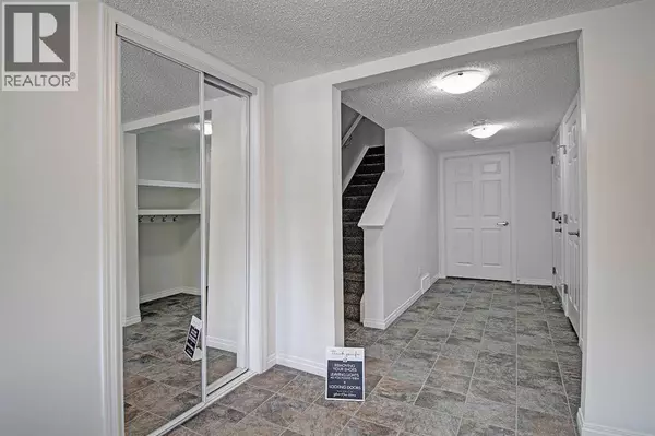 Airdrie, AB T4B4J2,221 Hillcrest Gardens SW