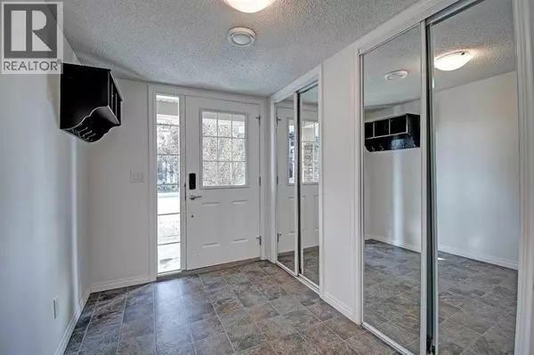 Airdrie, AB T4B4J2,221 Hillcrest Gardens SW