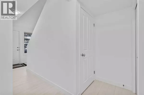 Calgary, AB T3K0G6,85 Panatella Villas NW