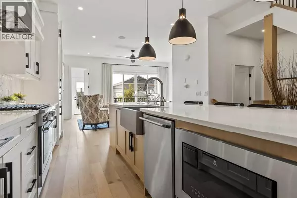 Calgary, AB T2T1W9,2131 32 Avenue SW