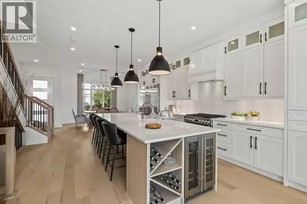 Calgary, AB T2T1W9,2131 32 Avenue SW