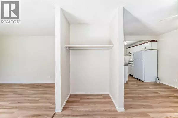Calgary, AB T2J6P6,99, 219 90 Avenue SE