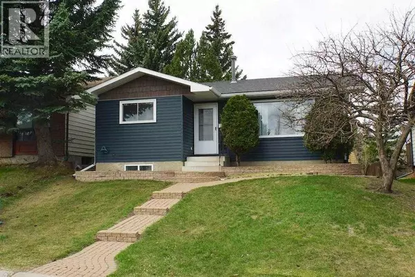 39 Bearberry Crescent NW, Calgary, AB T3K1P9