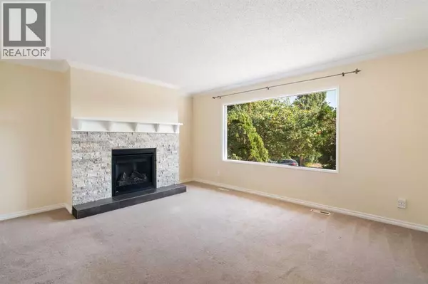 Calgary, AB T3K1P9,39 Bearberry Crescent NW