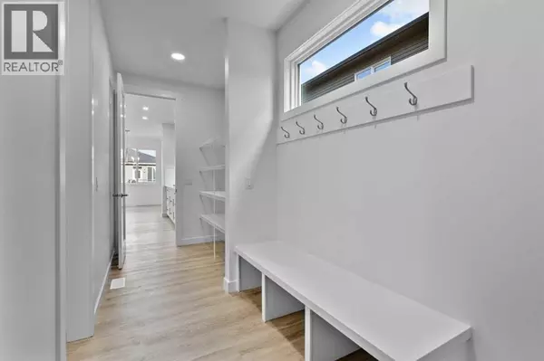 Okotoks, AB T1S5W7,22 Emerson Crescent