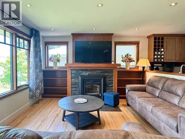 Lethbridge, AB T1K0V5,2302 14 Avenue S