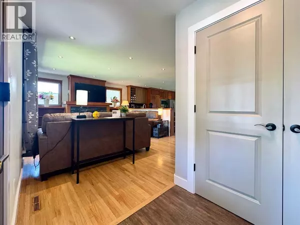 Lethbridge, AB T1K0V5,2302 14 Avenue S