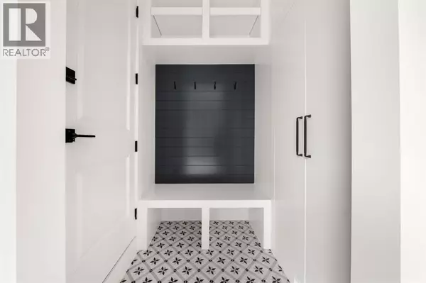 Calgary, AB T2T1K2,1907 28 Avenue SW