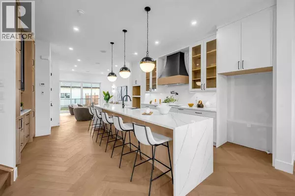 Calgary, AB T2M1M9,2019 21 Avenue NW