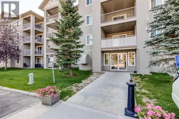 Airdrie, AB T4B2W4,2301, 604 8 Street SW