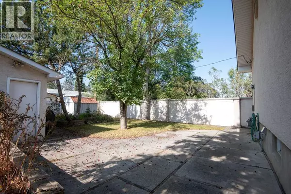 Calgary, AB T2E5R4,4328 Greenview Drive NE