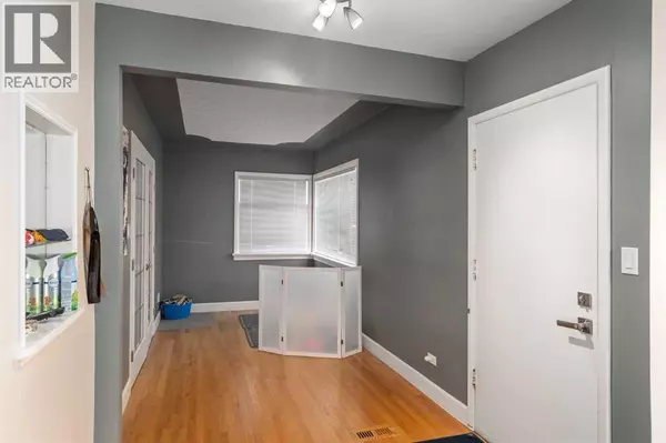 Calgary, AB T3C1H5,1437 23 Street SW