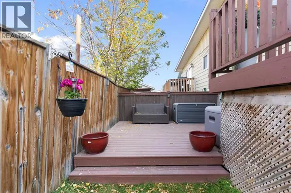 Cochrane, AB T4C1C6,2, 524 First Street E
