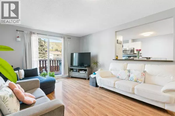 Cochrane, AB T4C1C6,2, 524 First Street E