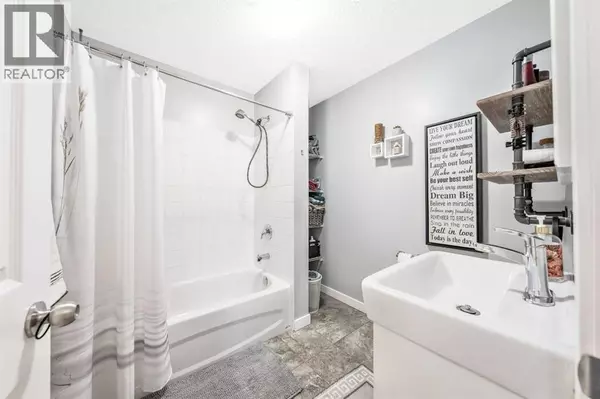 Calgary, AB T1Y4S6,232 Whitlock Place NE