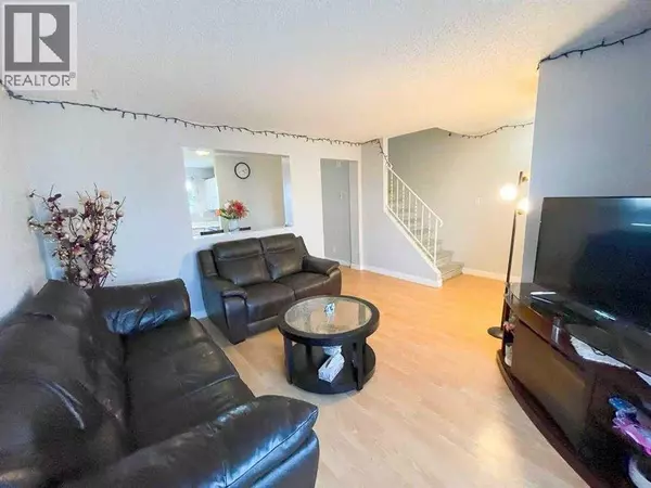 Lethbridge, AB T1H4Z1,2038 7 Avenue N