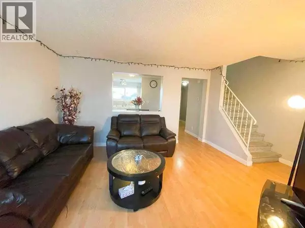 Lethbridge, AB T1H4Z1,2038 7 Avenue N
