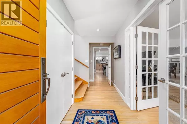 Calgary, AB T2N1H7,2604 11 Avenue NW