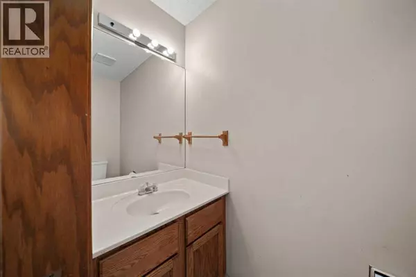 Calgary, AB t2c3y1,24 Riverside Crescent SE