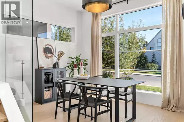 Calgary, AB T2T4Z4,2503 20 Street SW