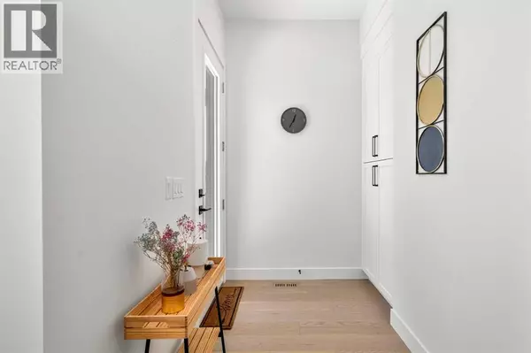 Calgary, AB T2T4Z4,2503 20 Street SW