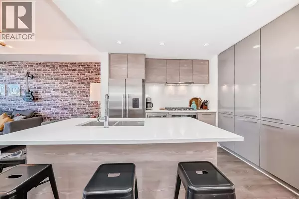 Calgary, AB T2E7X9,712, 38 9 Street NE