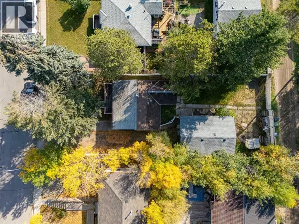 Calgary, AB T3B1M9,6507 34 Avenue NW