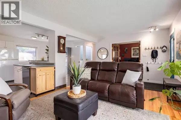 Calgary, AB T3E0L7,4011 25 Avenue SW