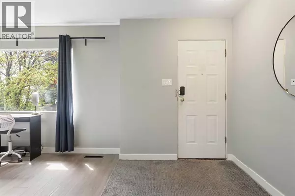 Calgary, AB T3E5B1,173 Gordon Drive SW