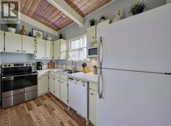 Calgary, AB T2W2E7,22A, 333 Braxton Place SW