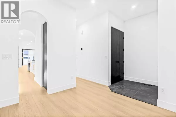 Calgary, AB T2V0G2,613 55 Avenue SW