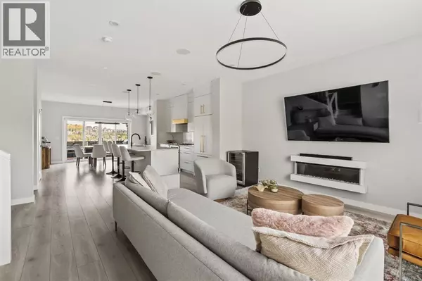 Calgary, AB T3H6C7,3048 85 Street SW