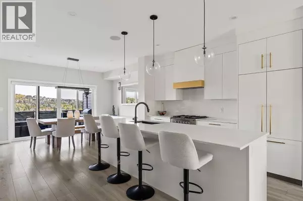 Calgary, AB T3H6C7,3048 85 Street SW