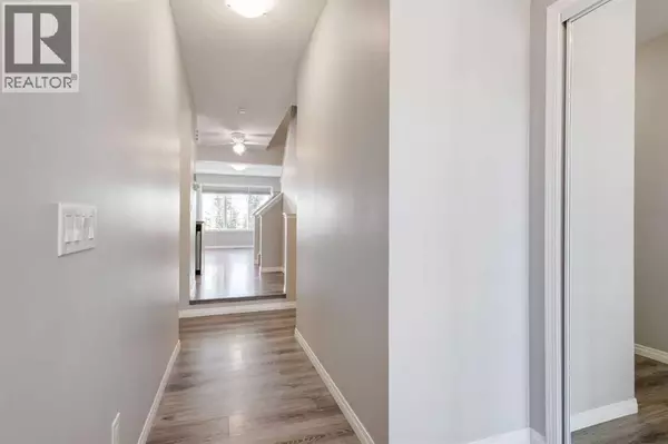 Airdrie, AB T4B4J1,157 Hillcrest Square SW