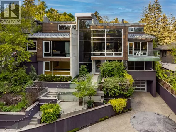 2906 Marquette Street SW, Calgary, AB T2T3E3