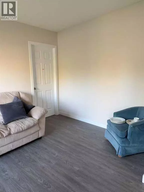 Calgary, AB T2L2A2,3727 Valdes Place NW