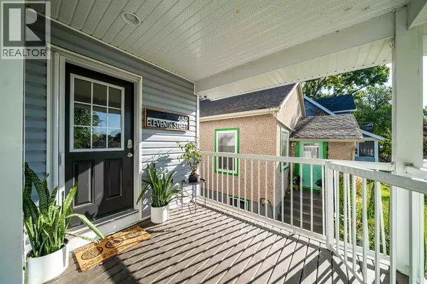 Medicine Hat, AB T1A1T1,482 11 Street SE