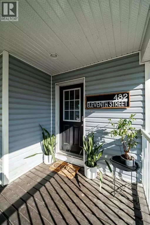 Medicine Hat, AB T1A1T1,482 11 Street SE