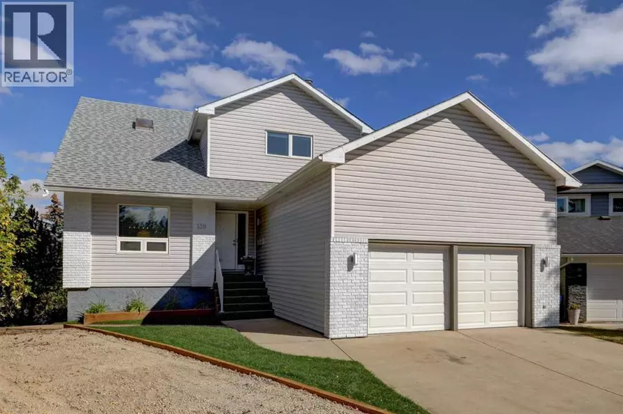 139 Berkshire Place NW, Calgary, AB T3K1Z7