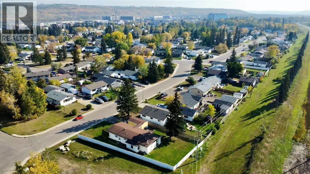 13 Saunderson Avenue, Fort Mcmurray, AB T9H1N1