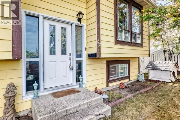 Calgary, AB T3J1R5,52 Castlebrook Rise NE