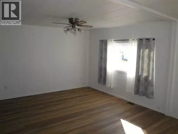 Lethbridge, AB T1H4E8,262, 2300 13 Street N