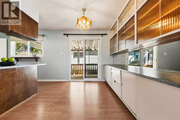 Calgary, AB T2K0E1,1048 39 Avenue NW