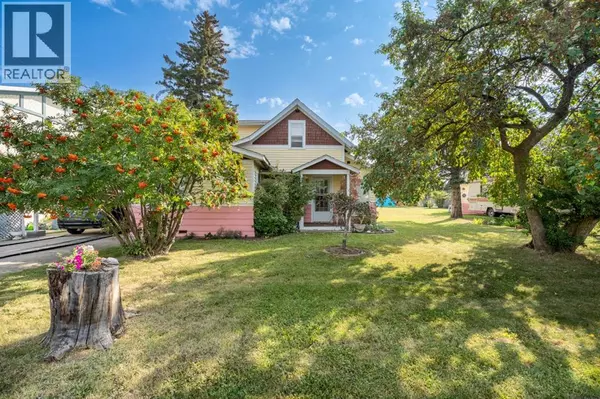 4517 & 4513 46 Street, Sylvan Lake, AB T4S1L2