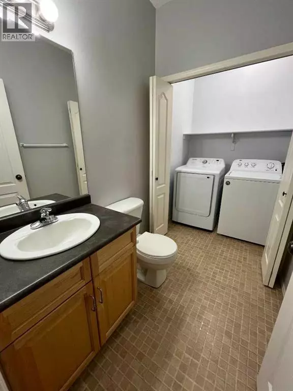 Medicine Hat, AB T1A8V2,324 Washington Way SE