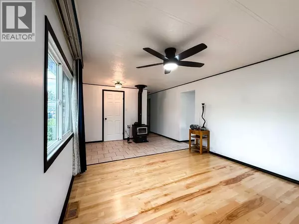 Hinton, AB T7V1R6,249, 133 Jarvis Street