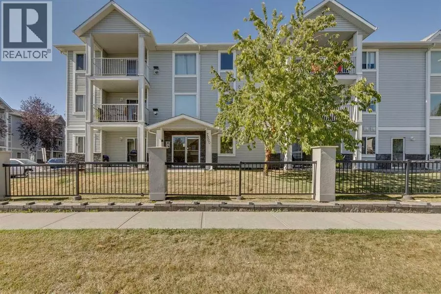 301, 7301 Valleyview Park SE, Calgary, AB T2B3R6