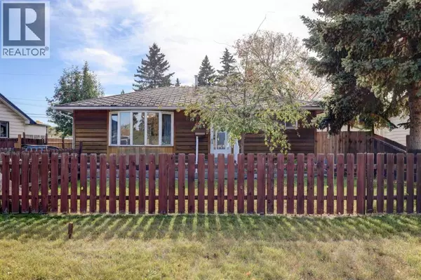 8127 43 Avenue NW, Calgary, AB T3B1X8