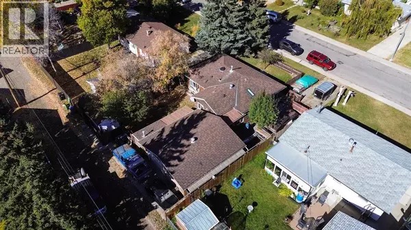 Calgary, AB T3B1X8,8127 43 Avenue NW