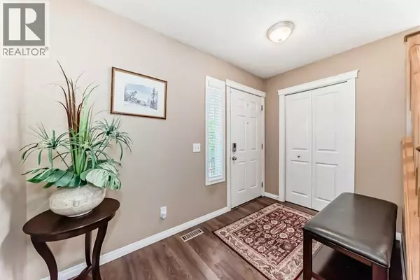 Calgary, AB T3H5C8,66 Cougar ridge Circle SW